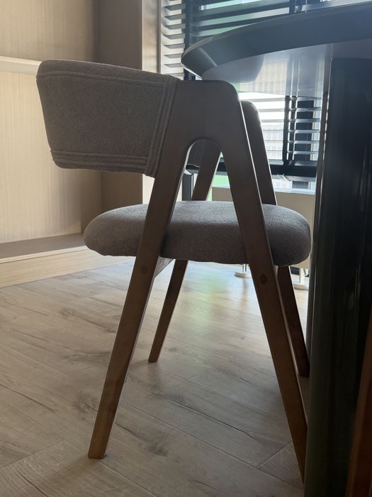 Продам 4 хороших стула