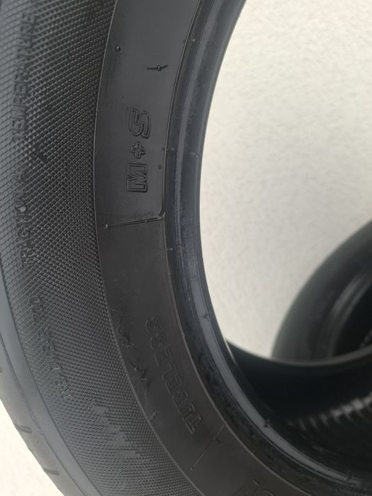 Vand 4 buc cauciucuri 225 60 17 M+S toate 4 la 650 lei