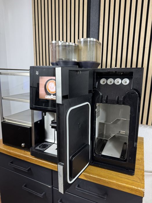 Espressor/ Aparat de cafea WMF 5000s sistem SIROPURI si CARD/2018