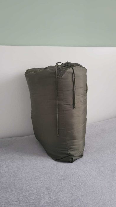 sac de dormit militar kaki