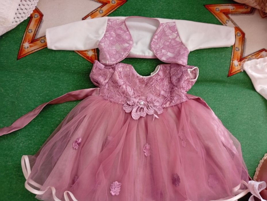 Rochițe botez plus păturică și cutie trusou