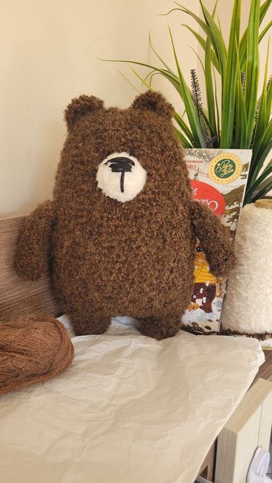 Мече на една кука