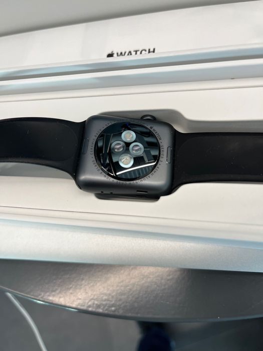 Apple Watch series 3 42 mm Отличен