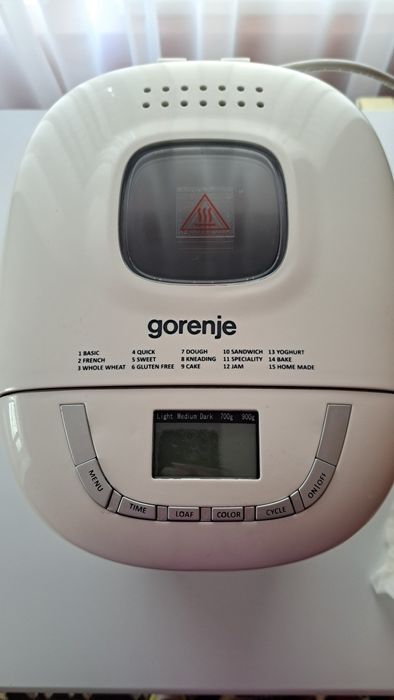 Vând masina de copt paine GORENJE BM910WII, 550W, 0.9l, alb
