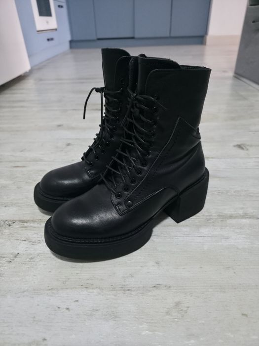 Кожаные женские ботинки O'Shade (39 размер)