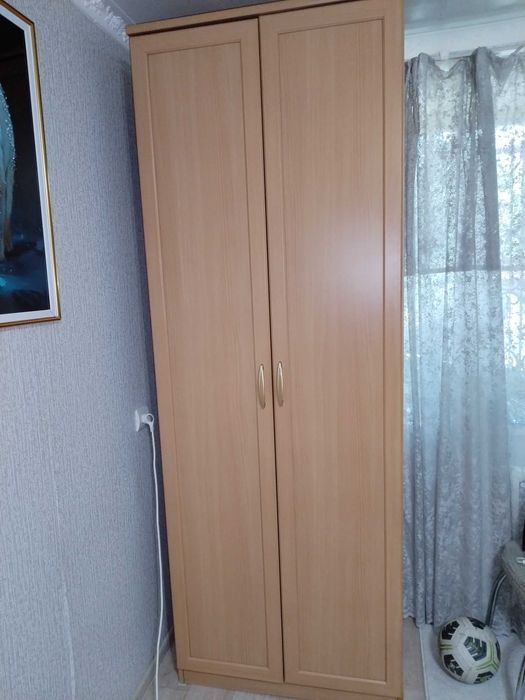 Шкаф, полка и тумбочка