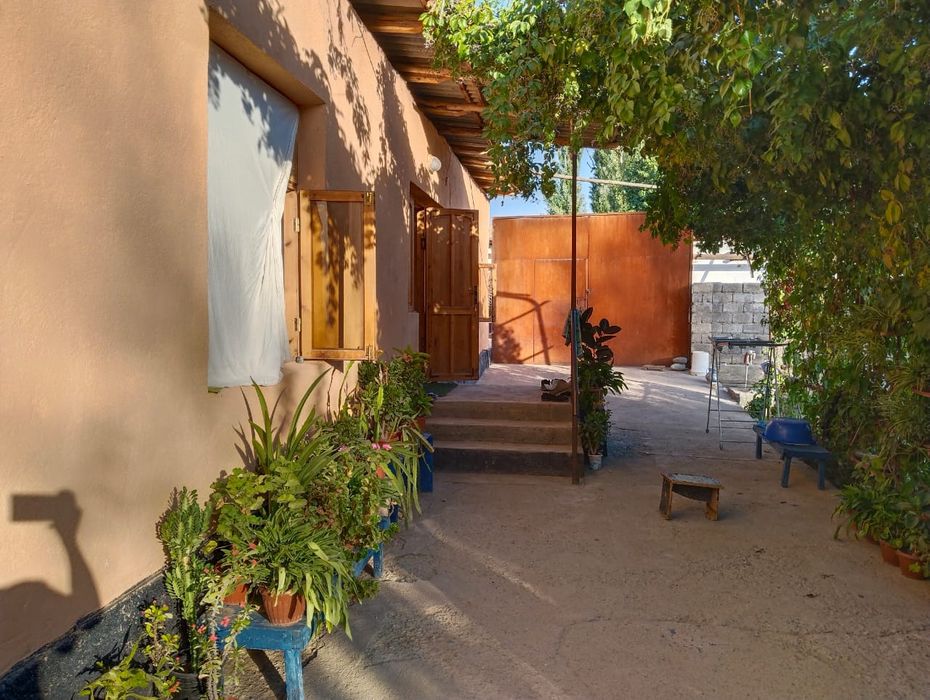 Уи сотилади 5 хонали