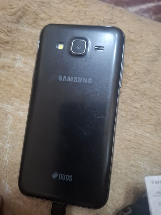 Vand samsung j5 merge bine