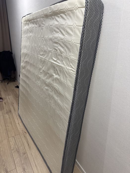 Матрас 180 на 200см