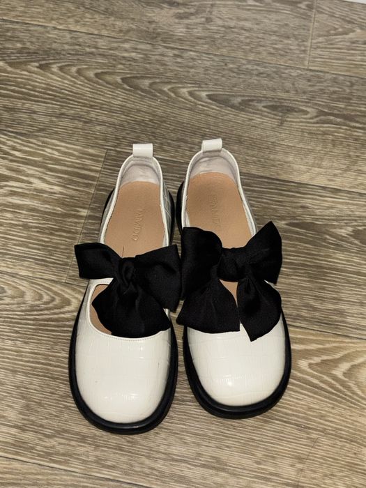 Туфли белые с бантом