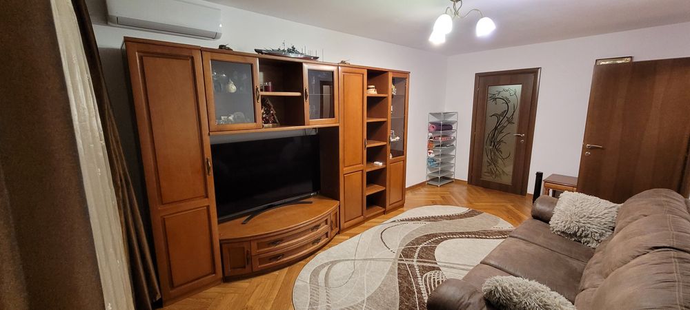 Inchiriez Apartament 3 camere 2bai CT Dristor