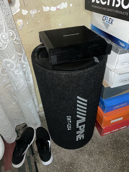 Vand subwoofer alpine +statie