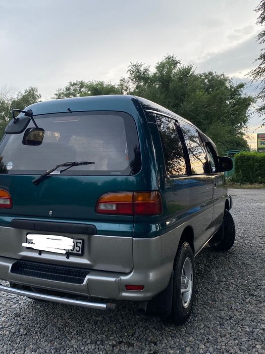 Продам Мицубиси Делика булка