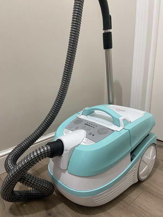 Продается Пылесос Bosch торг есть