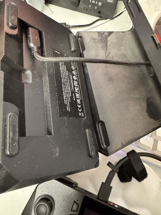 Продавам Stream Deck XL | Възможен коментар по цената!