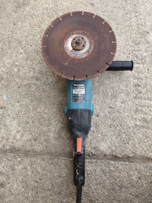 Vând Flex Makita