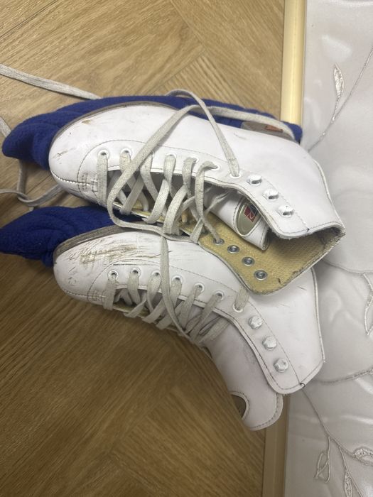 Коньки профессиональные