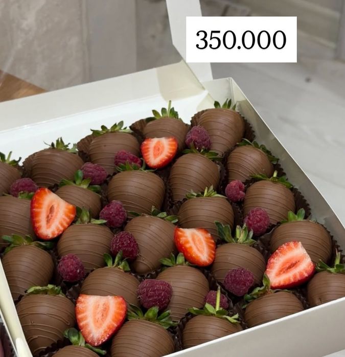 Клубника в шоколаде chocoberry mandarin buket