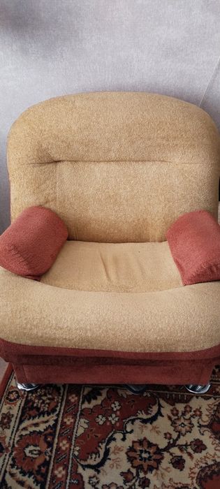 Продам диван и 2 кресла