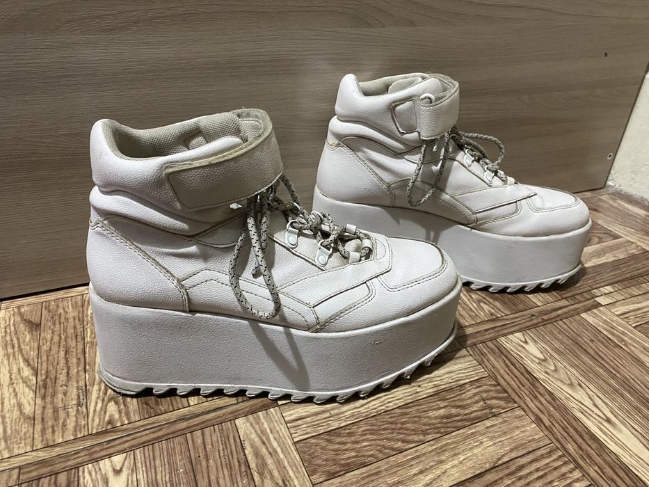 Продаю обувь на платформе