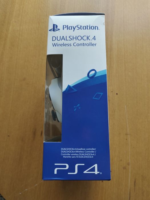 Игровой контроллер Sony Dualshock 4 белый