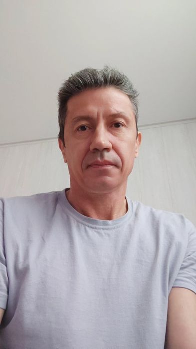 Поклейка обоев, другие работы Андрей