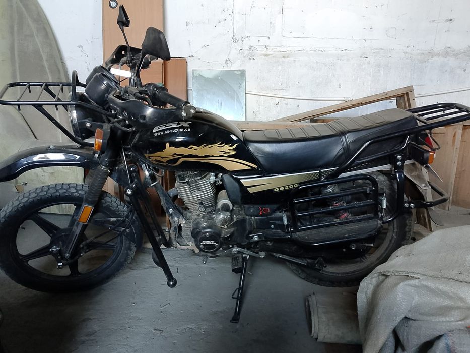 Мотоцикл Zuzuki GSX200