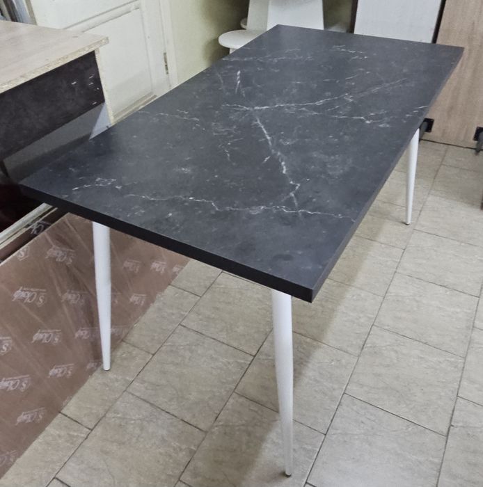 Стол кухонный (стулья не продаём, цена за стол)