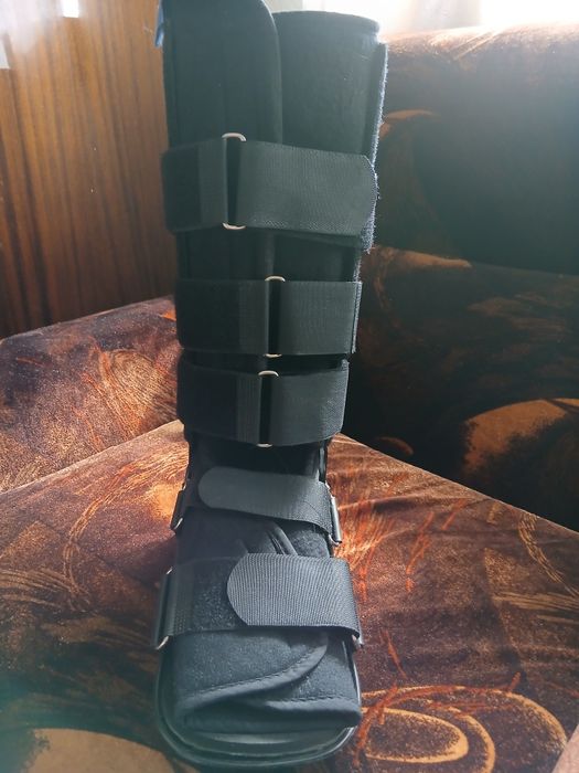 Ортопедичен ботуш