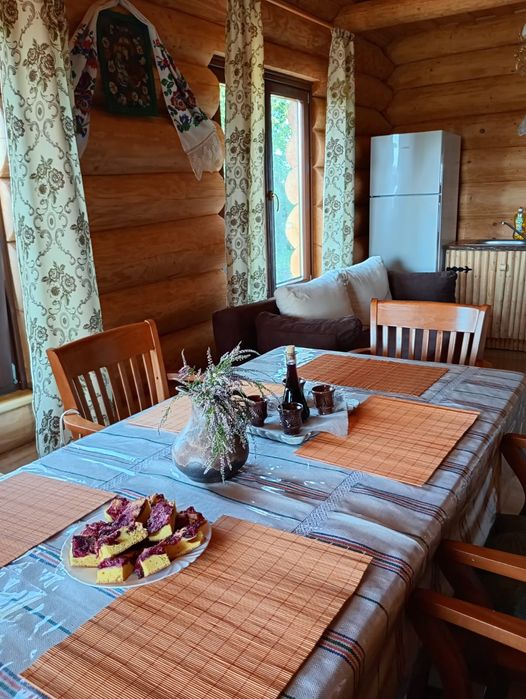 Proprietate montană cu două cabane ,5000 mp teren în Costești Albac .