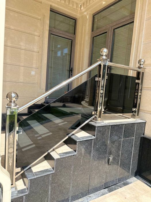 Установка перил из нержавеющие стали. Доставка бесплатная.