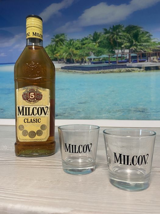 ZAREA CONIAC MILCOV 5 stele, 0.5 litri, alc 28 %, pachet cu 2 pahare