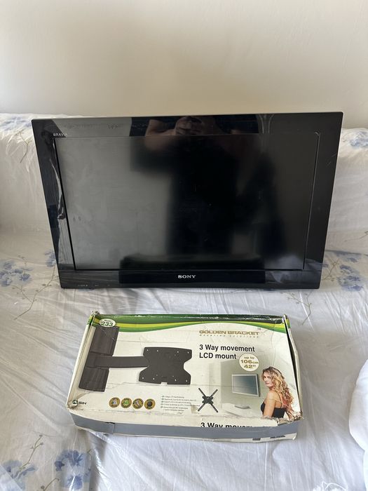 Телевизор Sony BRAVIA + настенное крепление