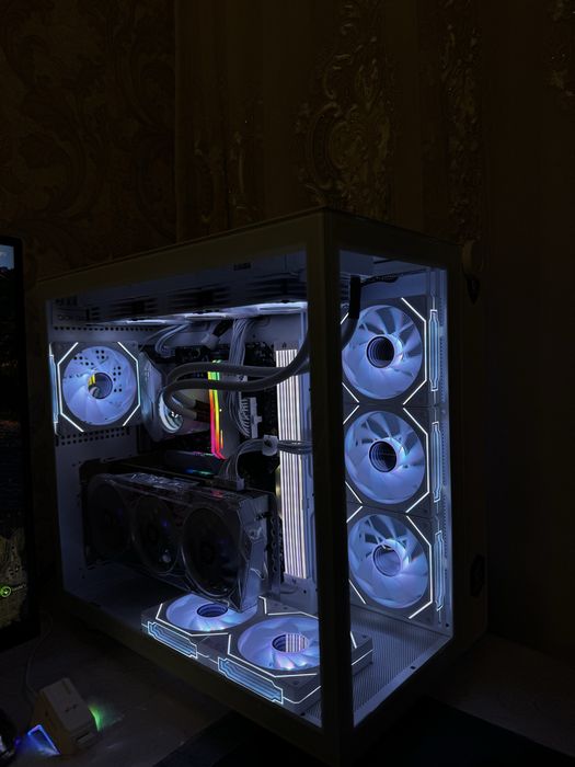 Продам системный блок ПУСТОЙ!