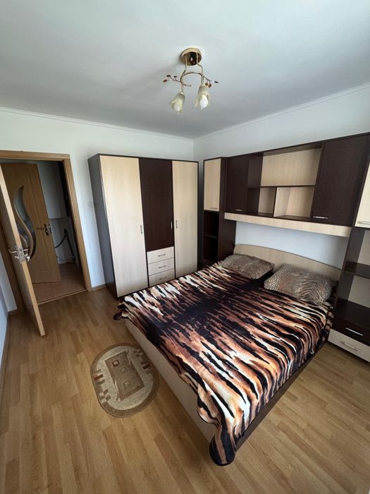 Apartament 3 camere de vânzare