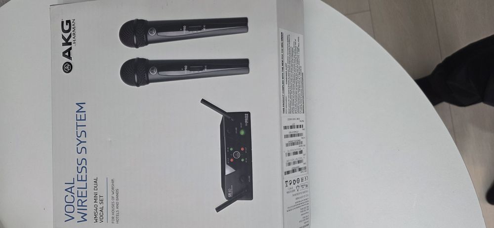 Продам радиомикрофоны akg mini2