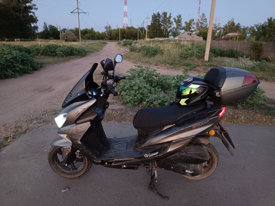 Продам скутер  макси