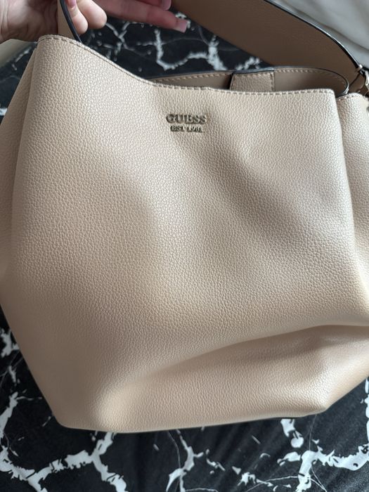 Guess чанта торба през рамо