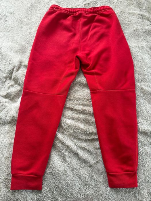 Pantaloni tech rosii