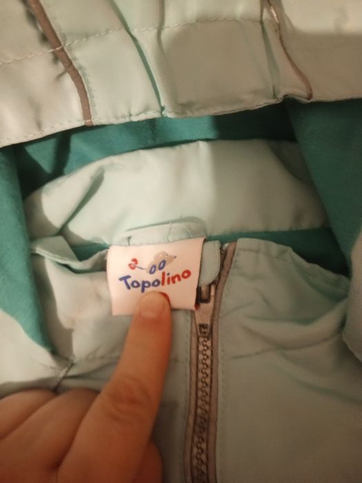 Продам куртку на девочку 5 лет