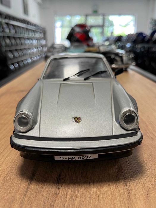 SUN STAR  колекционерски модел количка   PORSCHE 911 SC  1984г. 1:18