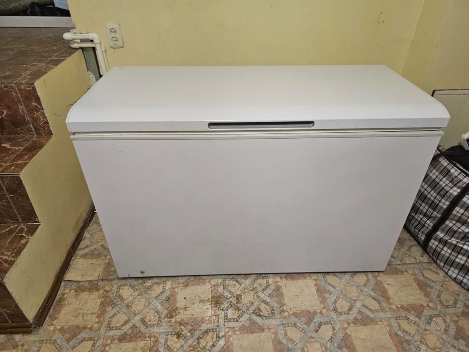 Продам морозильную камеру