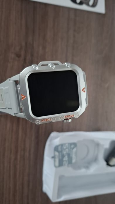 Смарт часовник Laxasfit Q11 сив цвят.