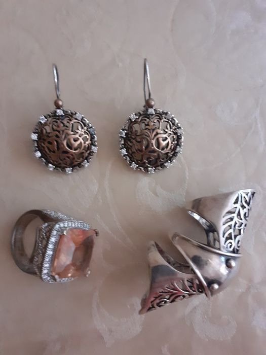 Остались тока Серёжки,  серебро