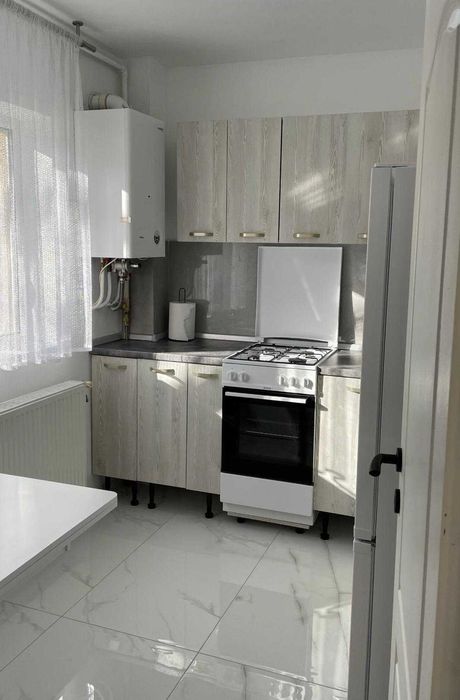 P.F. Vând apartament cu o camera