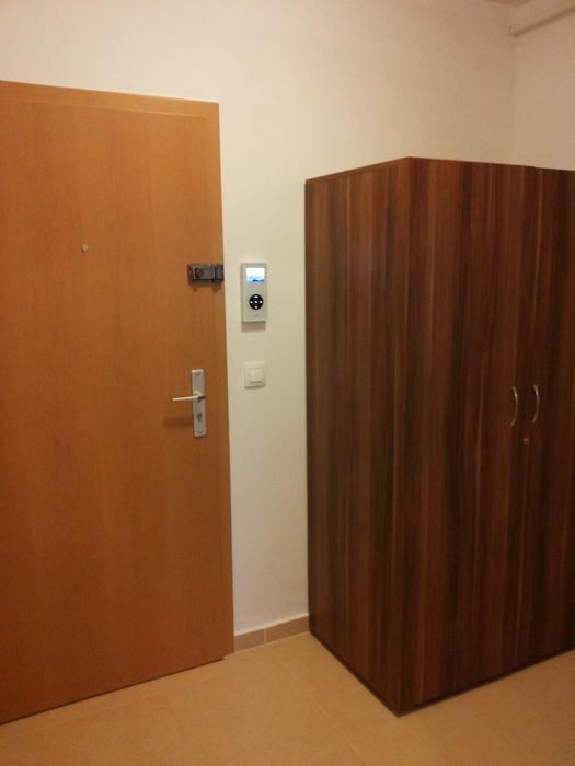 PROPRIETAR inchiriez apartament 2 camere cu loc de parcare. CORESI