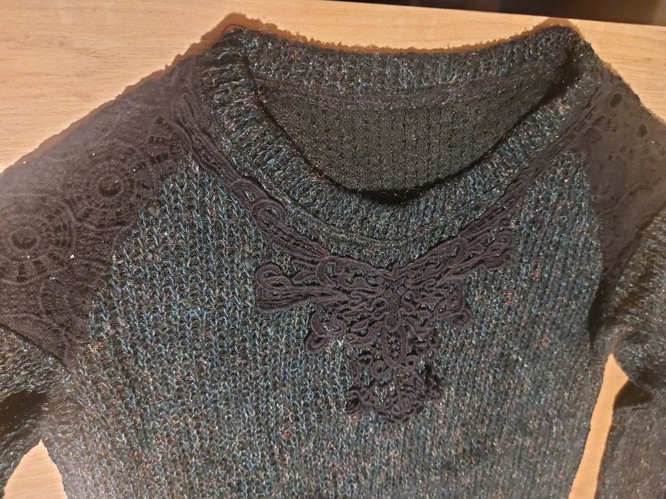 Дамски пуловери ***