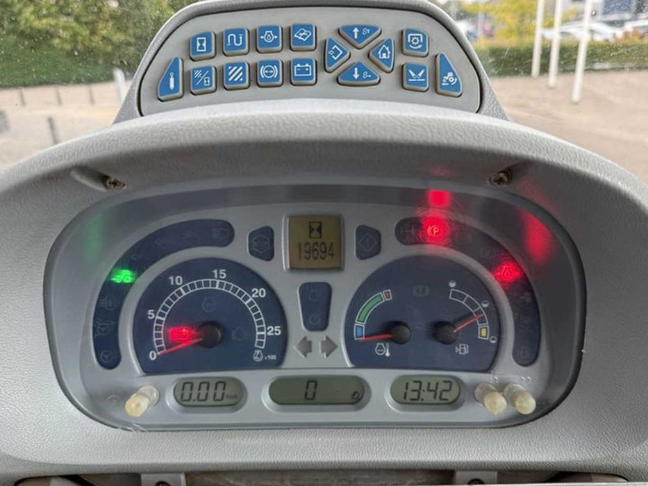 Трактор колесный  New Holland T7040 Power Command