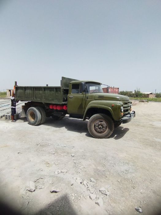 Зил 30 Самосвал ишлаб турган машина