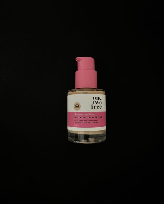 One Two Free фондьотен  HYALURONIC GLOW BB FLUID